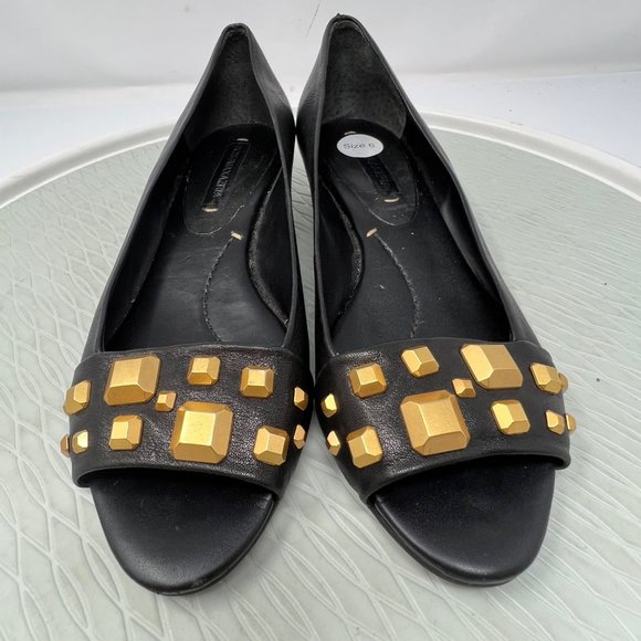 BCBGMaxAzria Studded Peep Toe Wedge Sandal Womens 6 Black Leather Boho - Picture 3 of 7